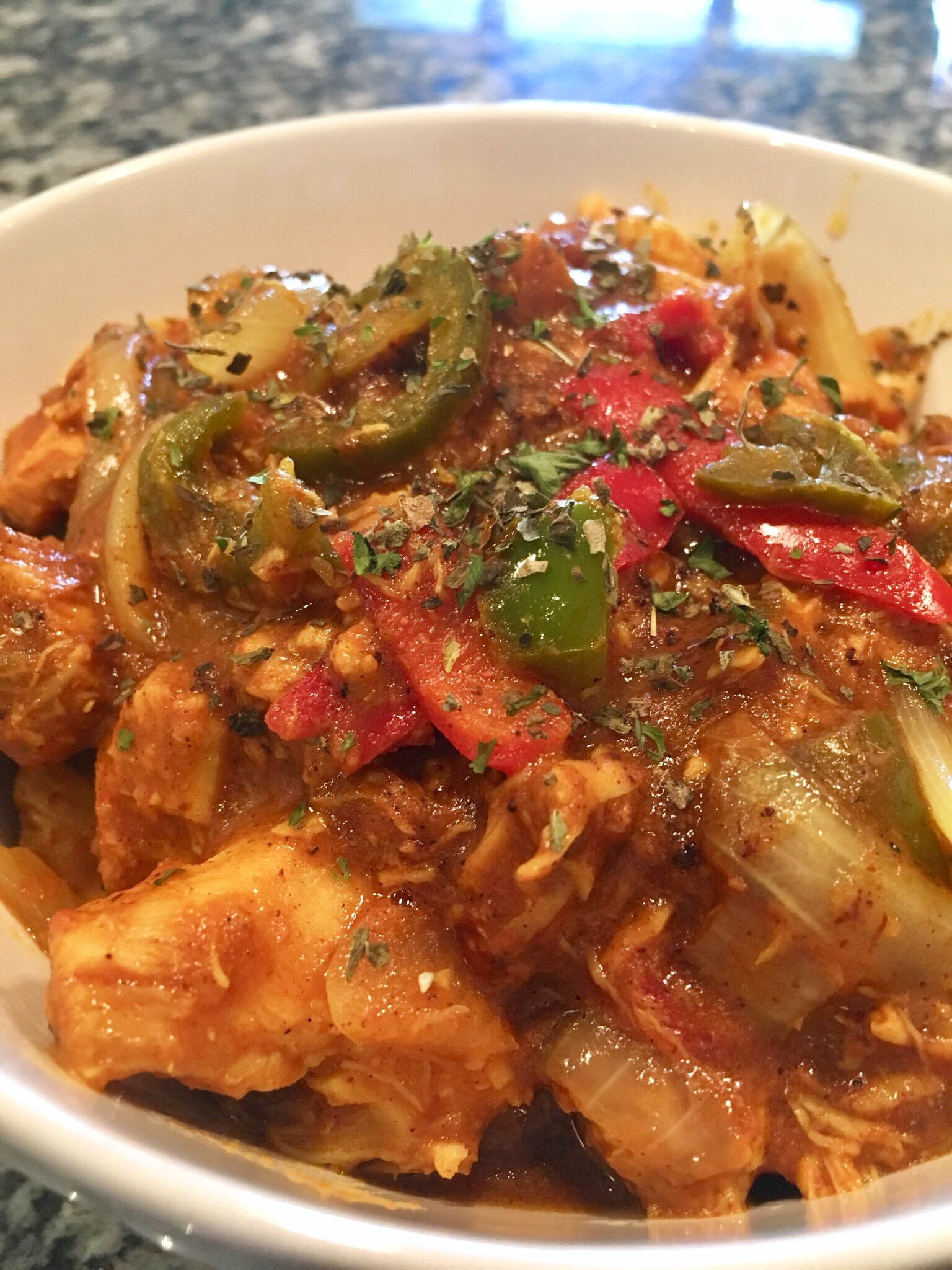 Chicken Jalfrezi in bowl | Rafa Farihah